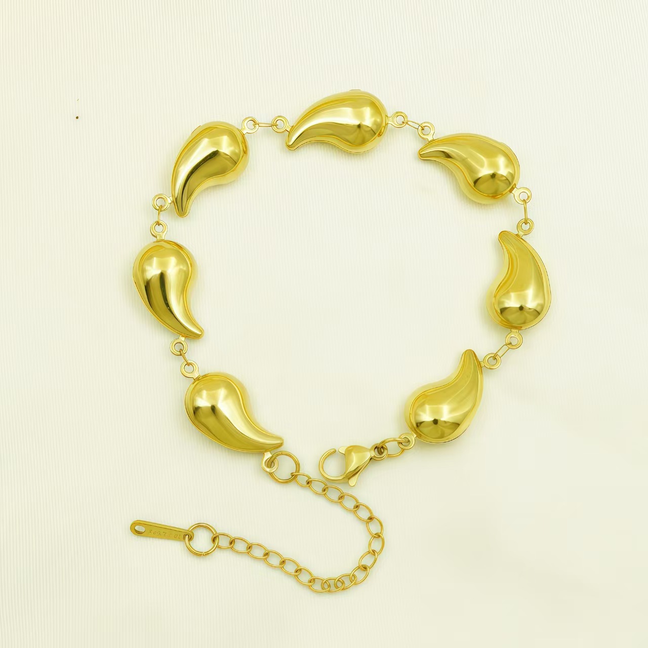 Cross border stainless steel hollow 18k gold droplet bracelet from Europe and America