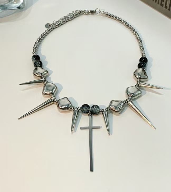 Exaggerated personality, hip-hop trend, cross studded necklace