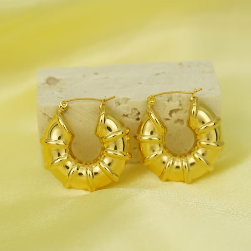 Amazon Geometric Premium Retro Light Luxury Hollow Gold Stainless Steel Earrings