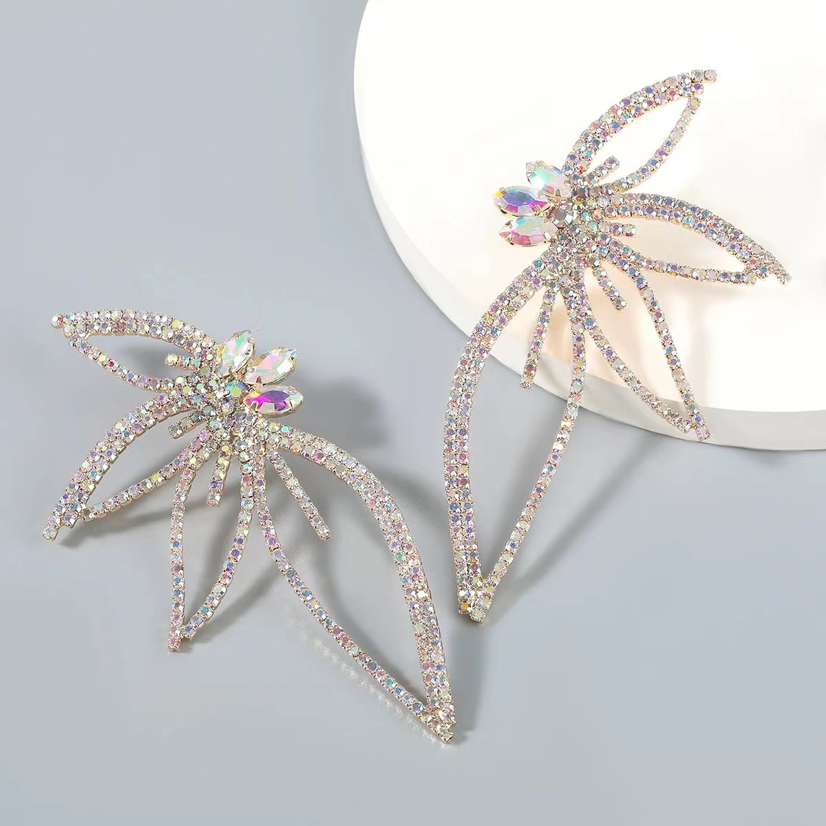 exaggerated claw chain series of alloy set diamond diamond diamond flower earrings