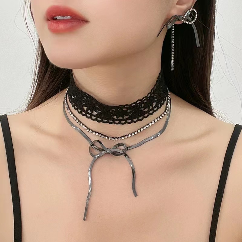 European and n black romantic multi-row wearing bow necklaces