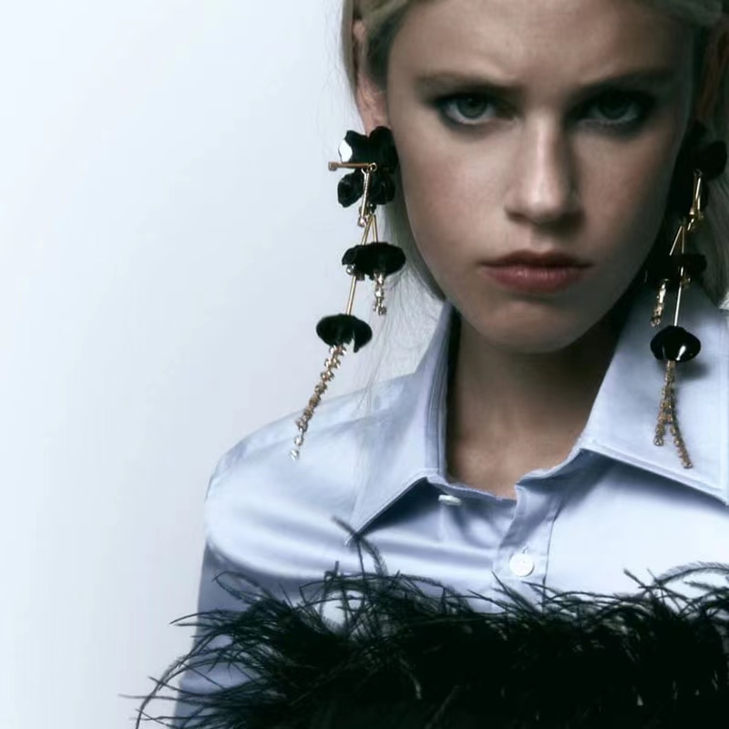 Long Flower tassel earrings European and n exaggerated design sensitive diamond flower earrings